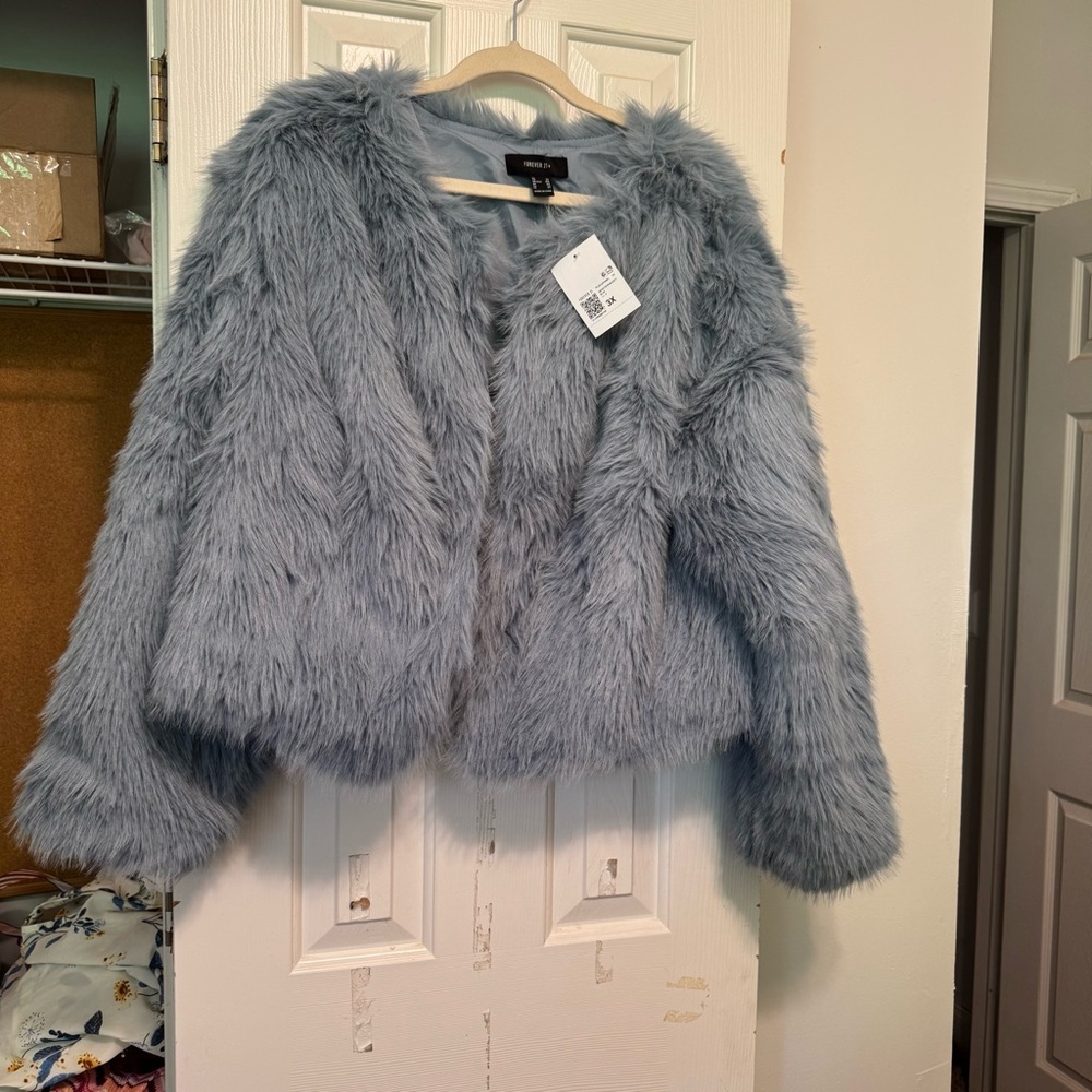 Forever 21 Faux Fur Jacket in Light Gray